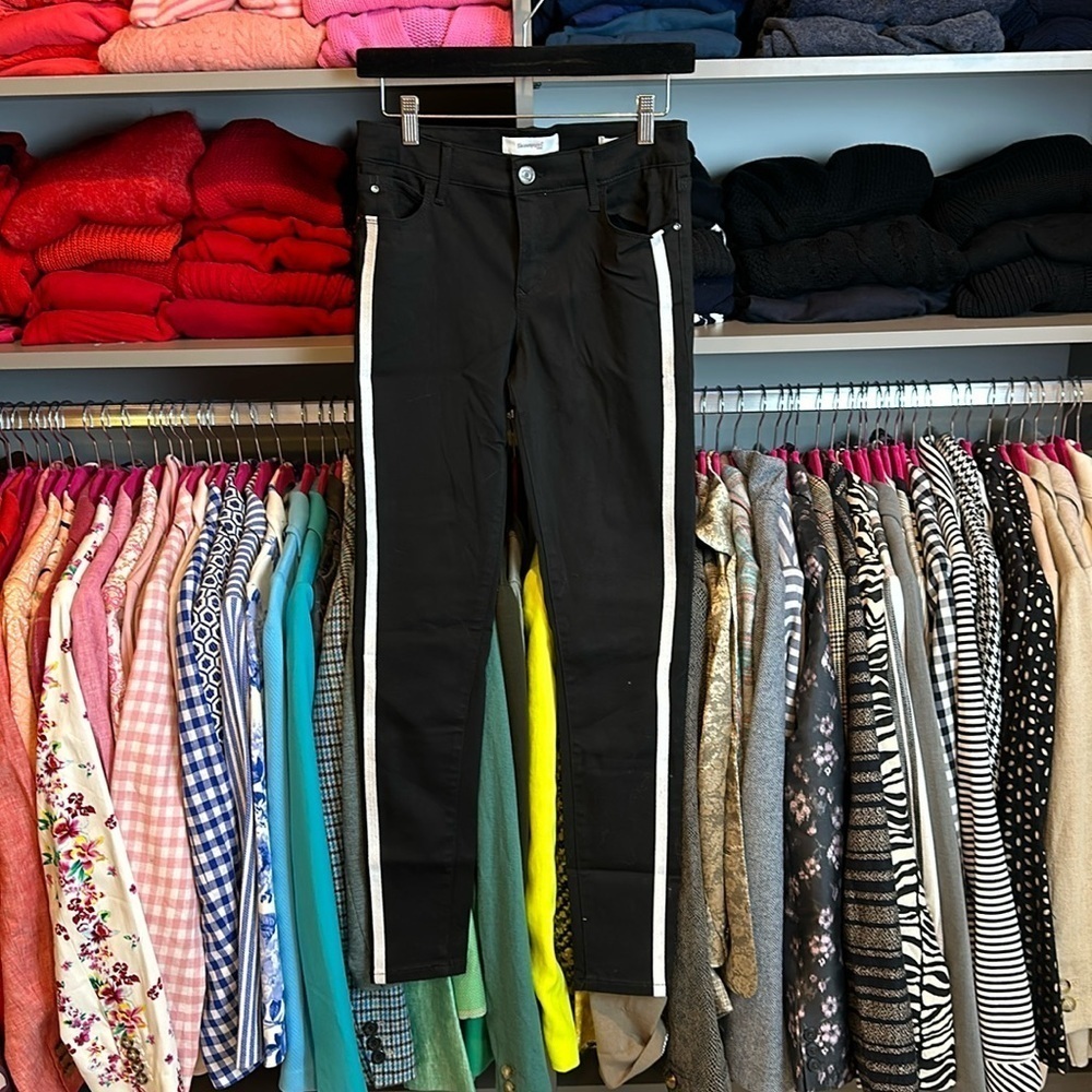 Skinnygirl black with white side stripes skinny jeans size 2